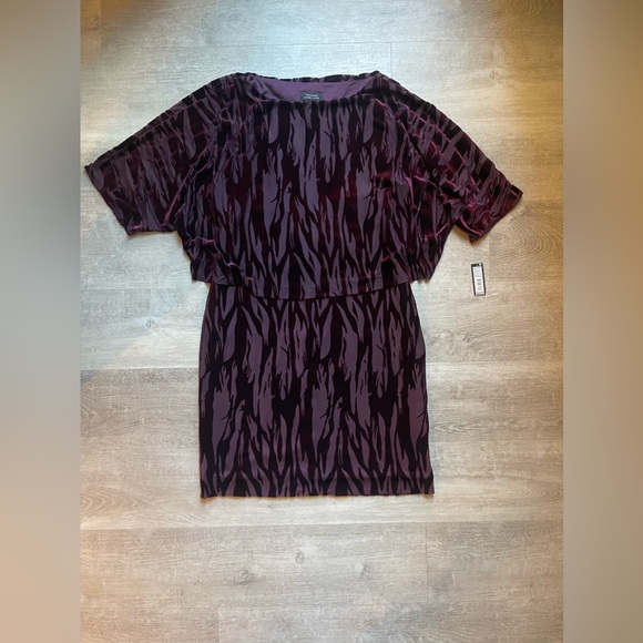 (NWT) Tahari Velvet Burnout Layered Brandy Red Burgundy Dress size 14 - Picture 2 of 9